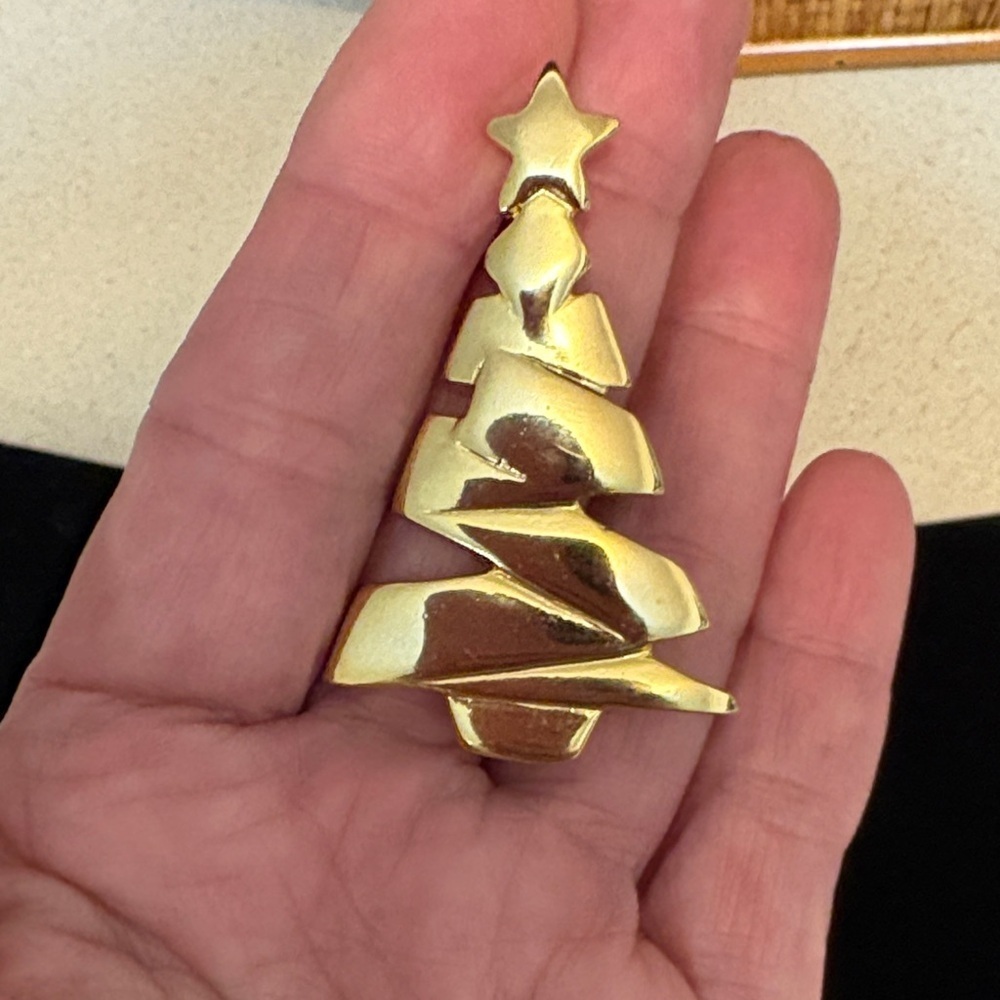Danecraft Christmas Vintage Tree Brooch Pin Gold Tone Star on Top - Picture 4 of 4